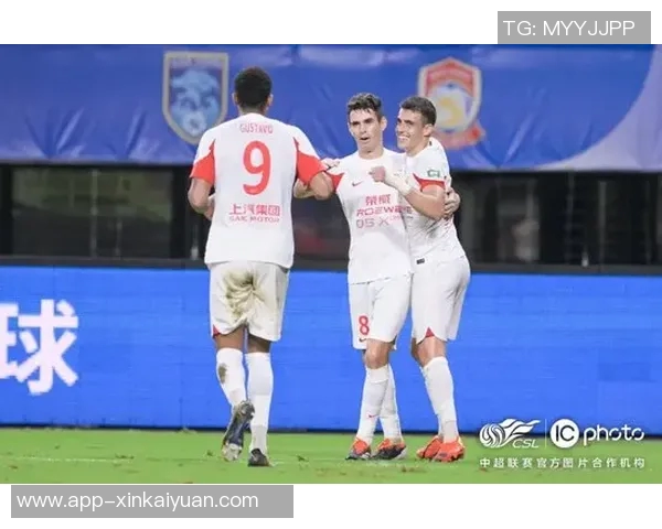 中超激战升级海港领先优势微弱蓉城胜利将反超登顶 中超激战升级海港领先优势微弱蓉城胜利将反超登顶