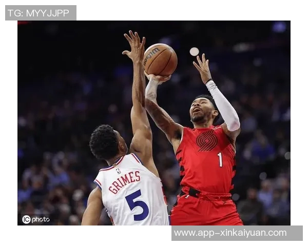 安芬尼西蒙斯表现出色16投10中砍下23分助球队迎战困难局面