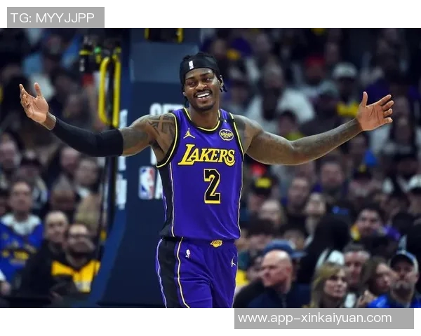 湖人训练营亮点频现替补阵容超越主力范德比尔特健康回归助力球队