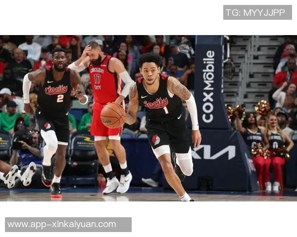 西蒙斯谈五连客挑战上半场防守为球队奠定胜利基调