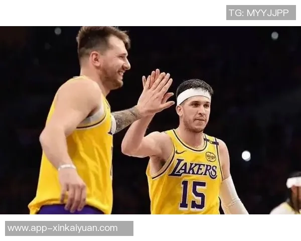 里弗斯谈球队进攻问题强调缺乏整体配合导致各自为战